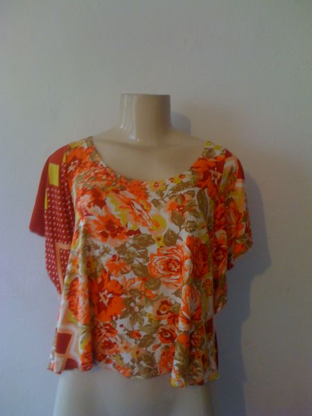 Blusinha Florida lara